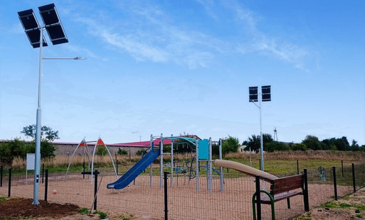 Zdjęcie do Plac zabaw w Bienicach zyskał nowe oświetlenie
